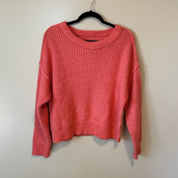 American Eagle Outfitters Sweaters - NWT American Eagle Outfitters Coral Crew Neck Sweater Size Medium in Coral Color